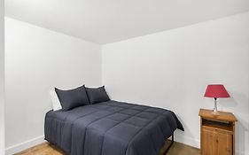 Spacious 3 Bedrooms/2 Bathrooms Condo In Montreal